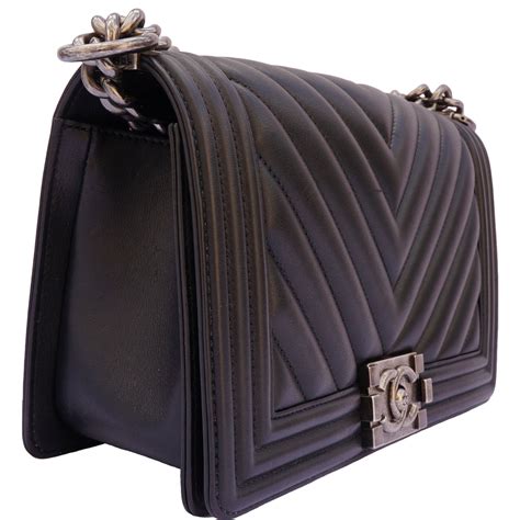 chanel boy chanel chevron old medium bag|chanel boy bag inside.